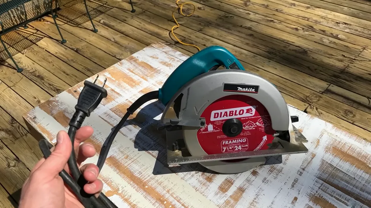 How to Install a Circular Saw Blade